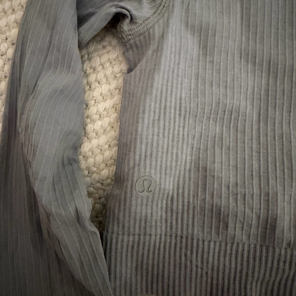 Gray Ribbed Long Sleeve Crop Top - Picture 7 of 8